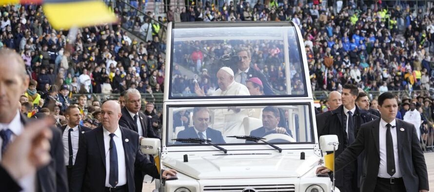 Папа Франциск призывает к действиям против злоупотреблений в Церкви