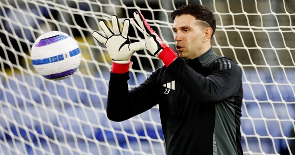 Argentine Goalkeeper's Team Kicks Off in Belgium